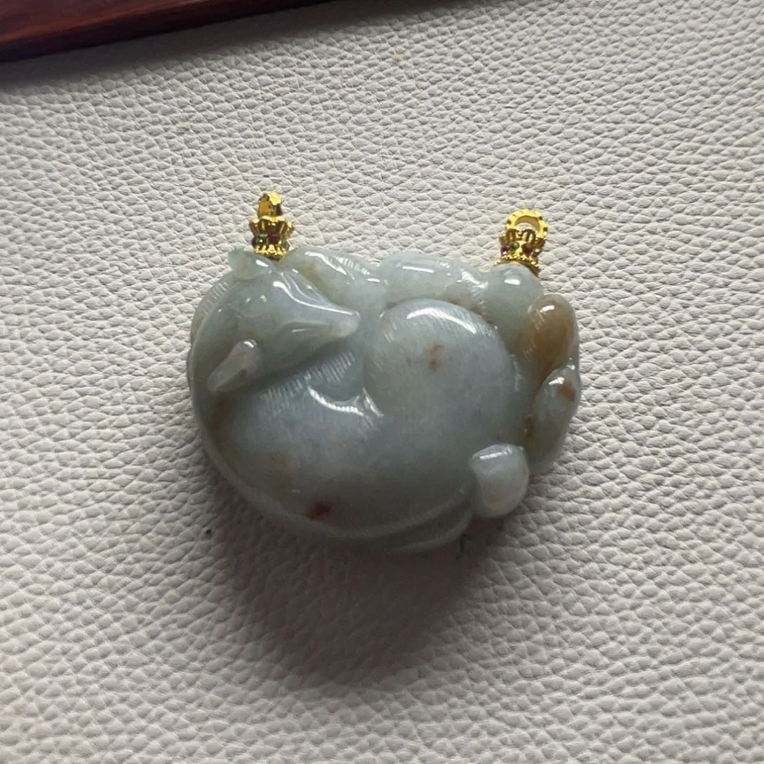 翡翠未镶嵌颈饰翡翠狐吊坠