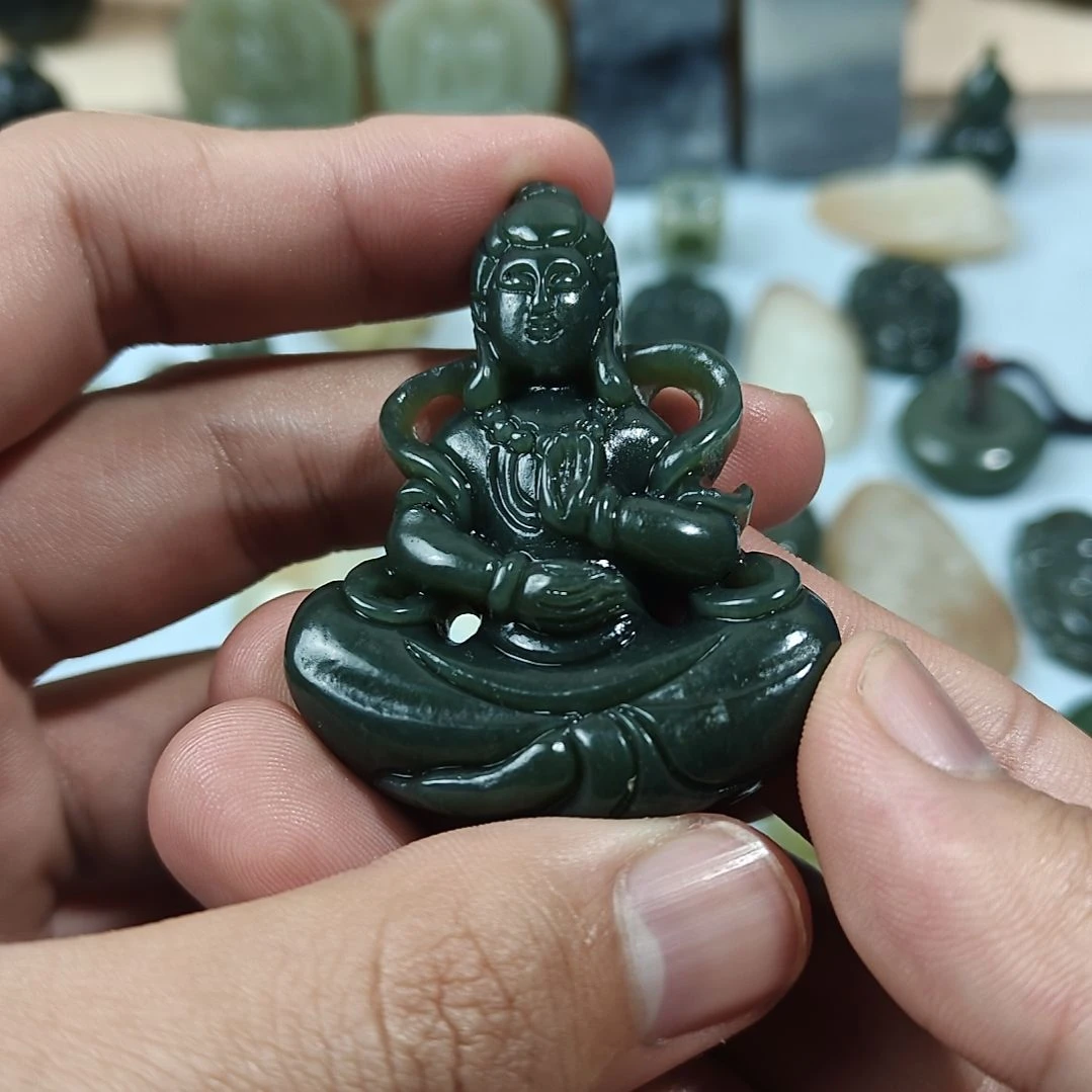 和田玉未镶嵌挂件