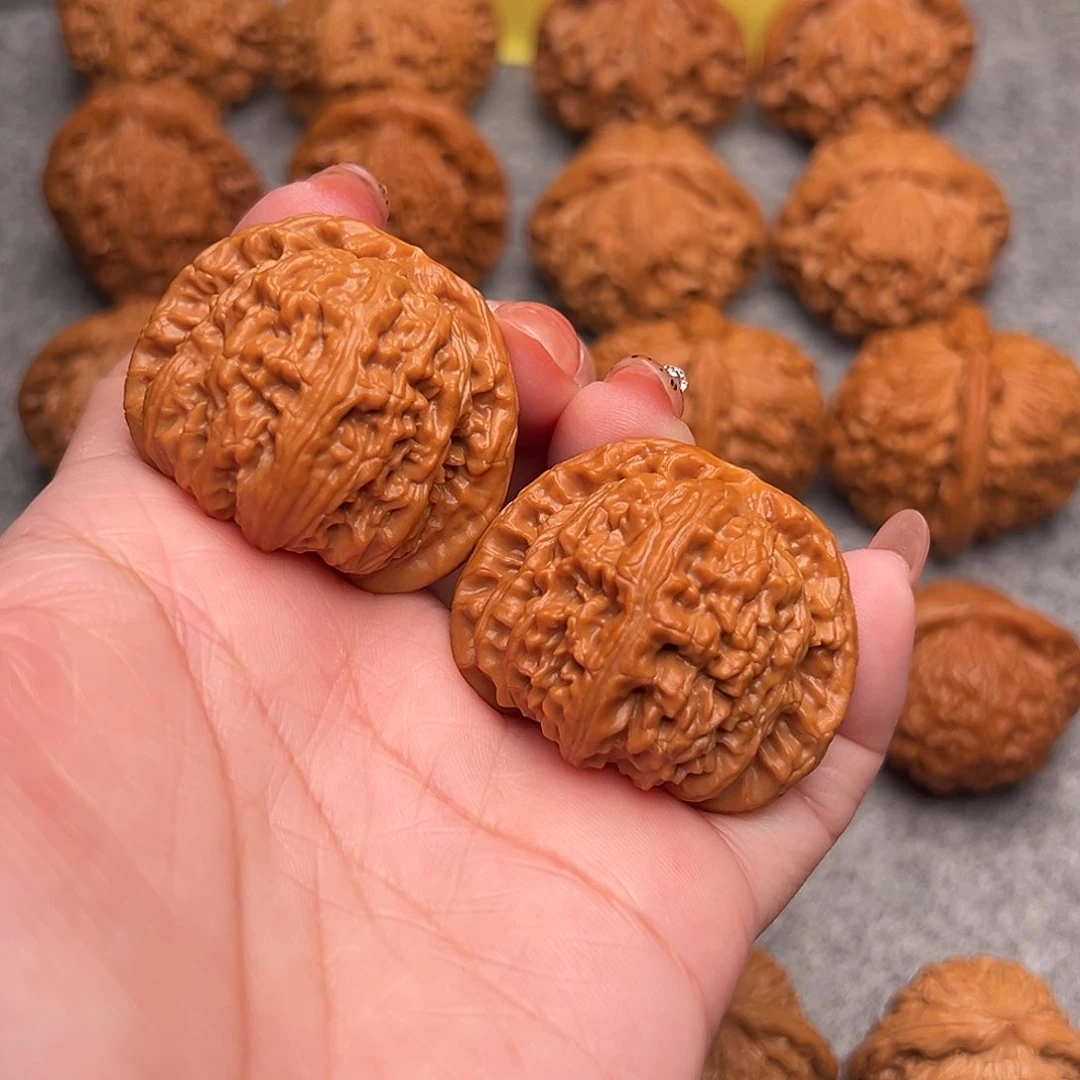 把件文玩核桃麦****糖精品白狮子40全品