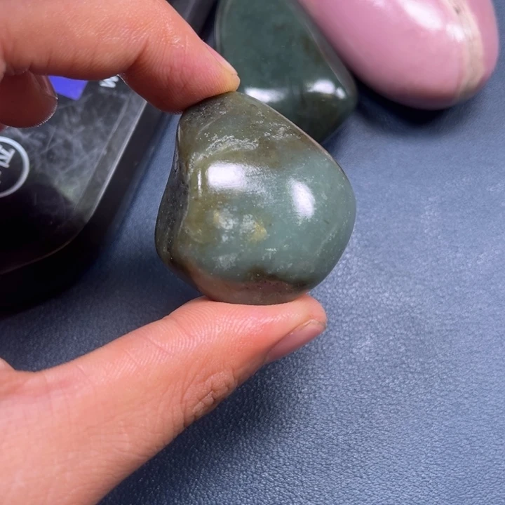 和田玉未镶嵌珠宝奇石