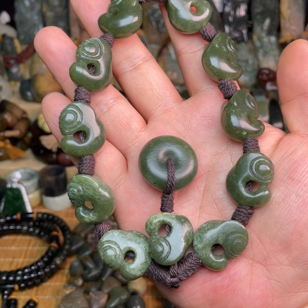 岫岩老玉（透闪石质玉）未镶嵌颈饰