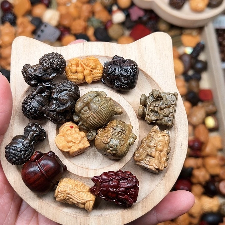 大叶紫檀（黑酸枝木类）戴****づ