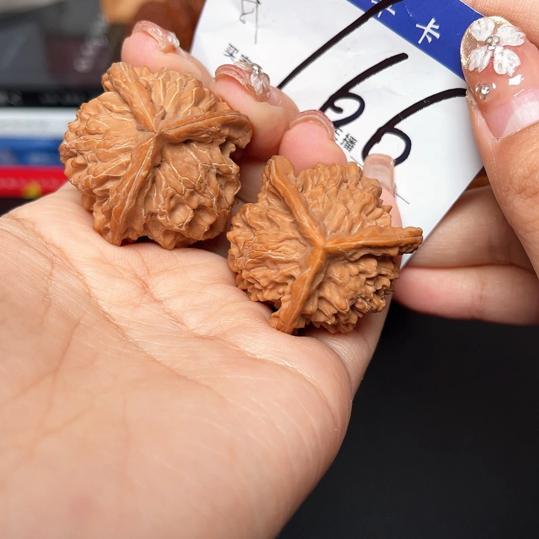 文玩核桃吊坠盘山三棱36+尺寸y