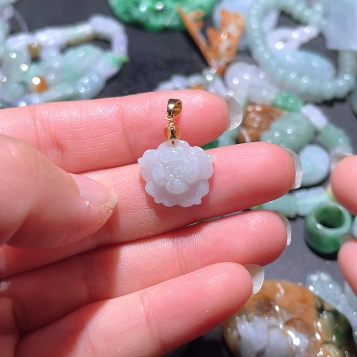 【闪购商品】翡翠颈饰未镶嵌?****暖天然翡翠