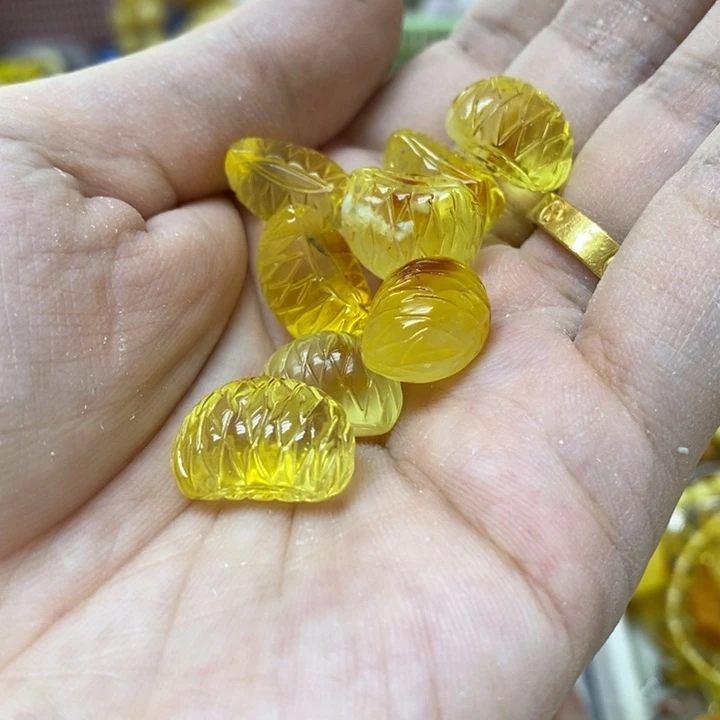 蜜蜡未镶嵌裸石多样性发货其一