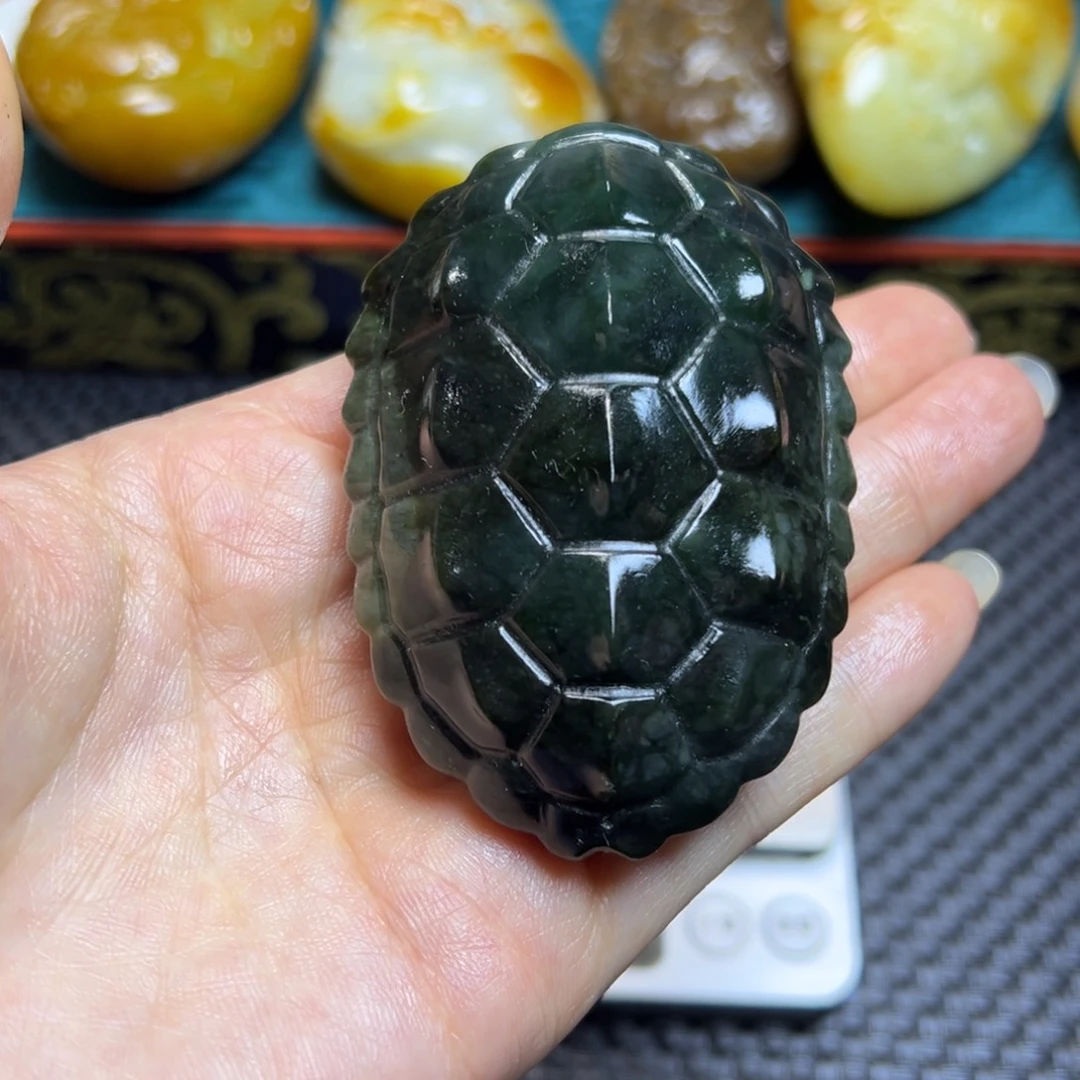 和田玉未镶嵌把件