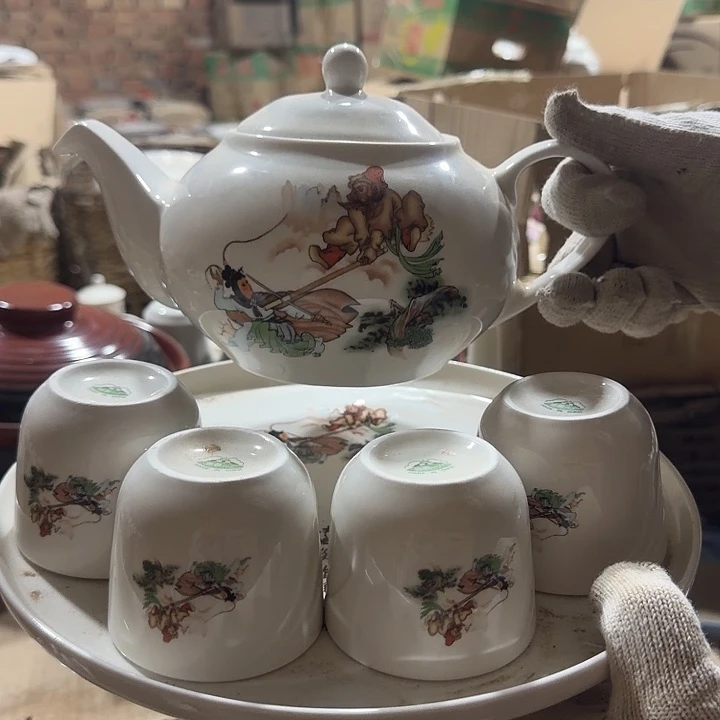 库存微瑕三打白骨精多空茶壶一套容量1000毫升