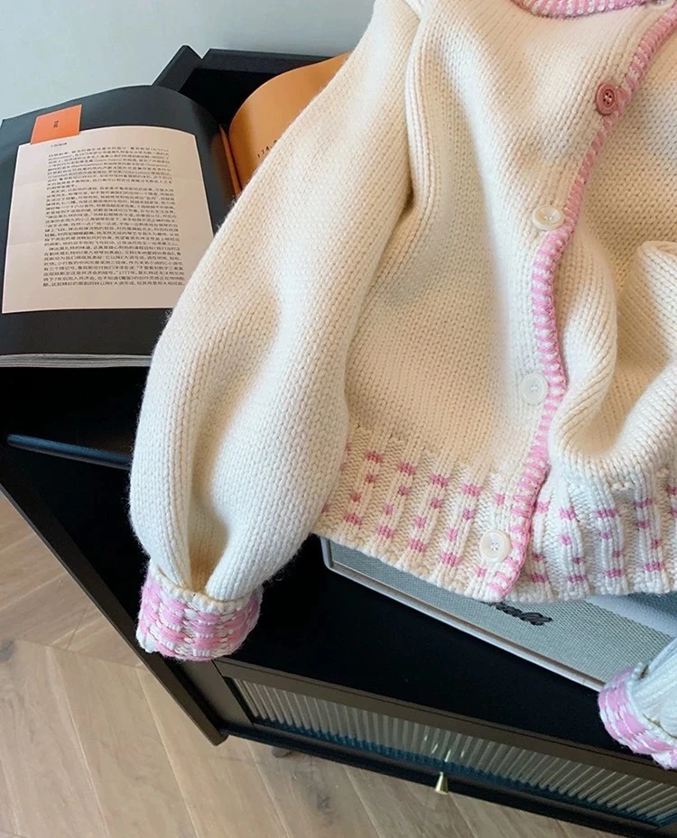 林夏 春日桃桃/     拼色减龄娃娃领毛衣开衫女春甜美显瘦514