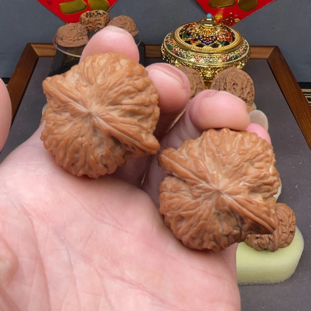 核桃把件山地红皮磨盘：38.5全品