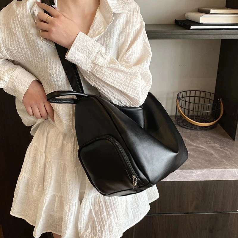 网红新款背包轻便女包百搭时尚多用简约大容量单肩包斜挎包饺子包