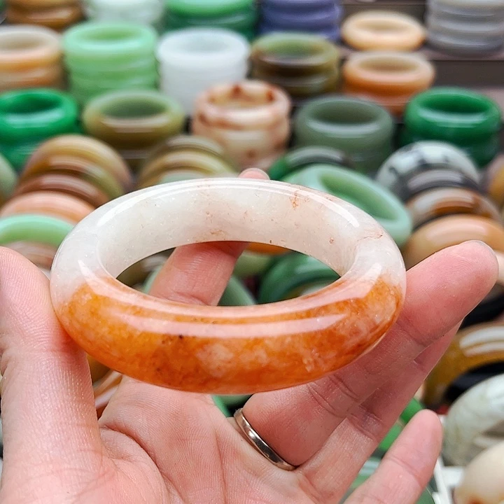 未镶嵌手镯（圆镯）石英质玉