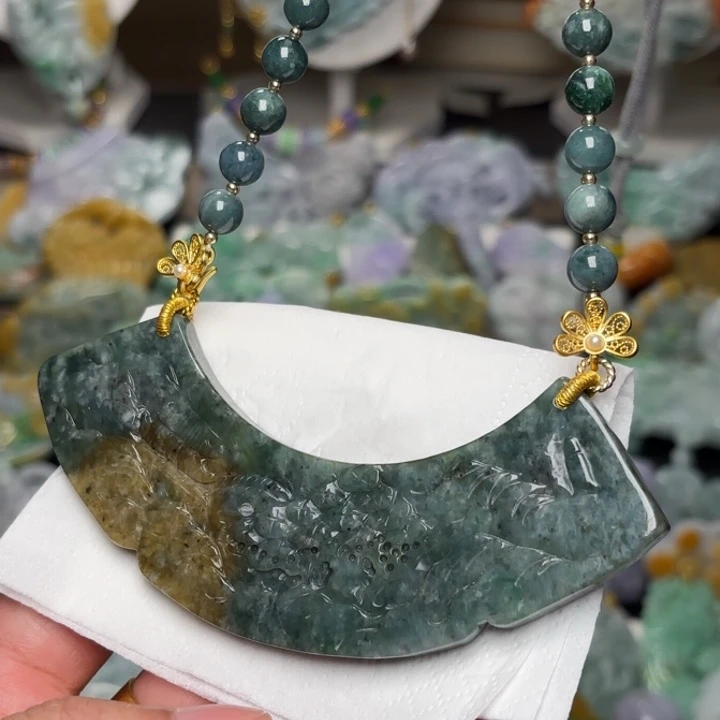 翡翠未镶嵌颈饰吊坠