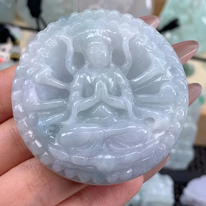 颈饰未镶嵌翡翠千手观音