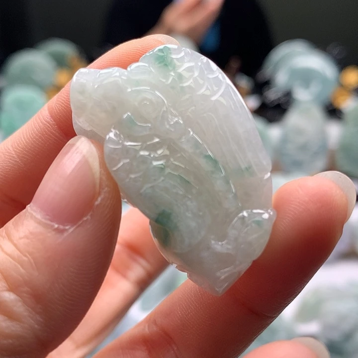翡翠未镶嵌颈饰貔貅福利