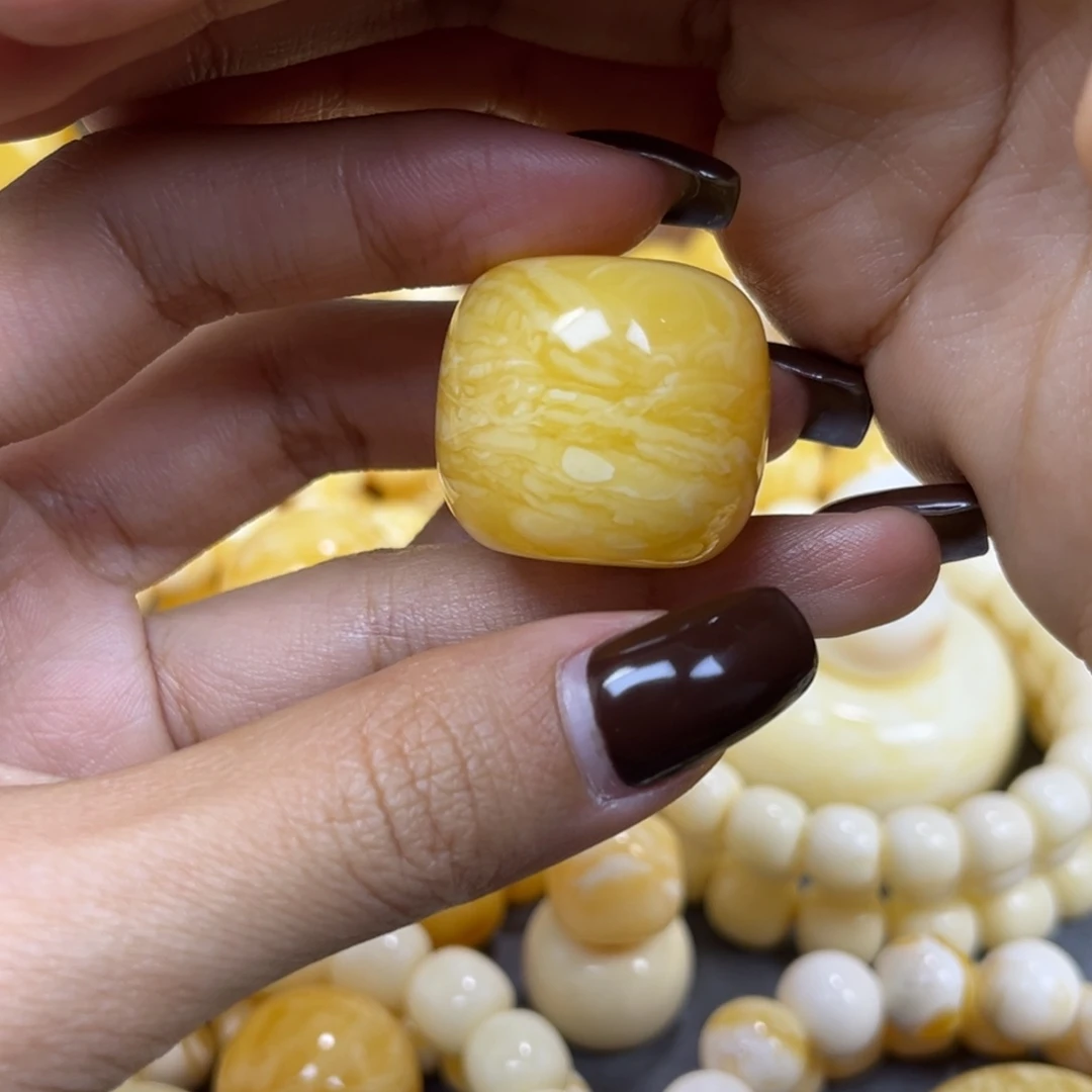 琥珀未镶嵌手串……