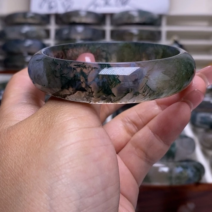 玛瑙/玉髓手镯未镶嵌相**守