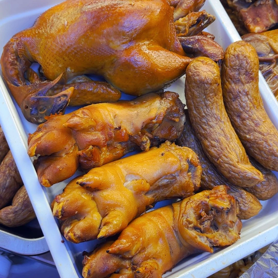 三黄鸡➕3六两猪蹄➕4儿童肠99包邮