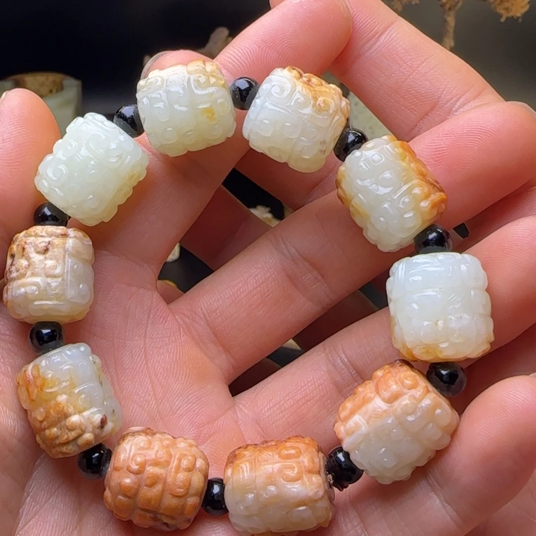 欧***。和田玉（糖玉）未镶嵌挂件