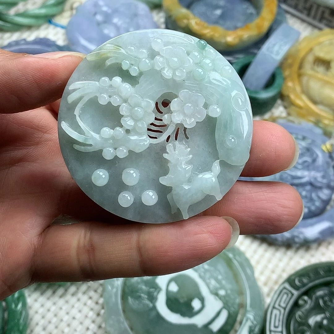 翡翠未镶嵌颈饰喜上眉梢吊坠