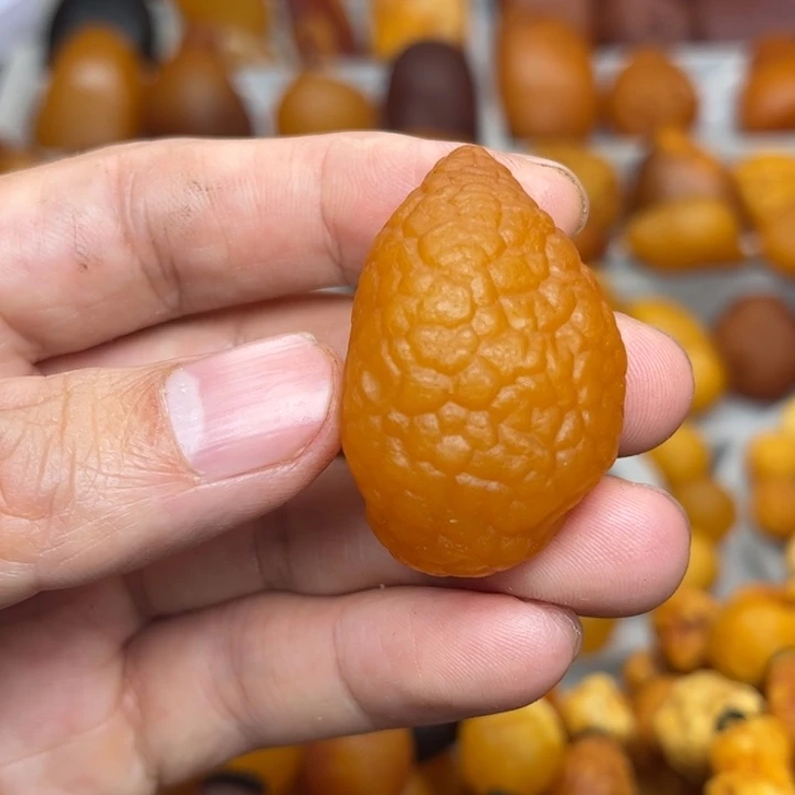 琥珀未镶嵌裸石天然蜜蜡吊坠