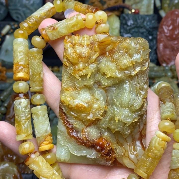 蛇纹石玉未镶嵌颈饰