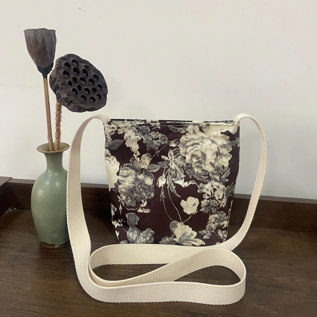 【手工不易，No退换】简约时尚原创轻奢手工创意斜跨收纳袋遛弯包