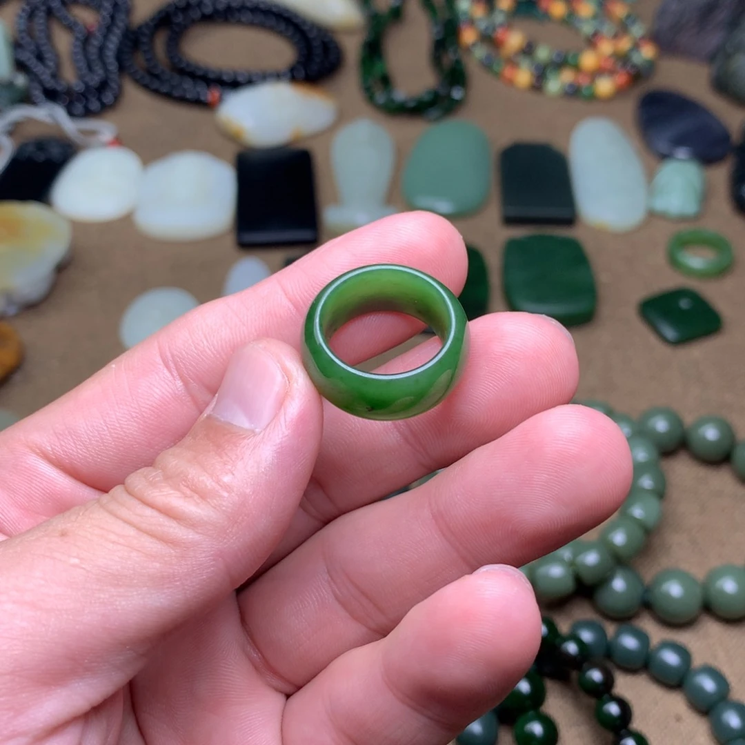 和田玉未镶嵌颈饰醉***人