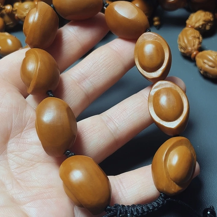 元宝，橄榄核雕工艺