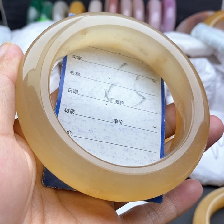 石英质玉手镯未镶嵌
