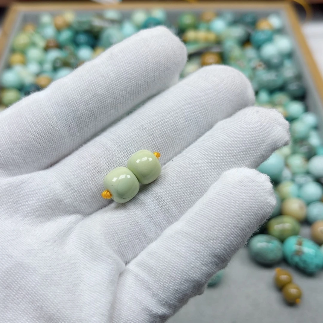 绿松石未镶嵌挂件