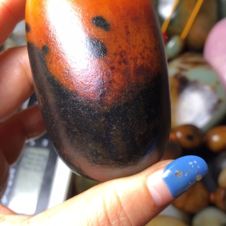 光***明和田玉未镶嵌珠宝奇石