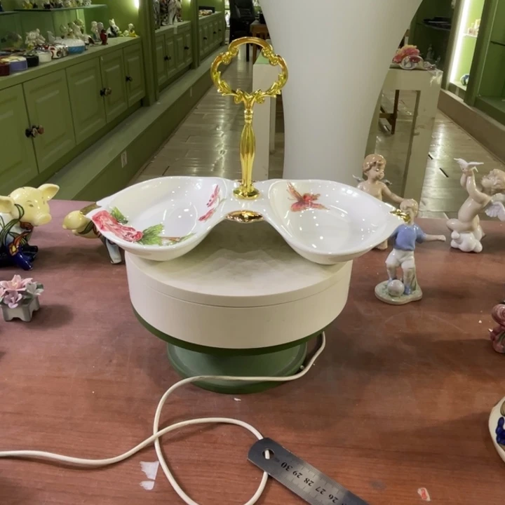 30cm珐琅彩双格盘一个