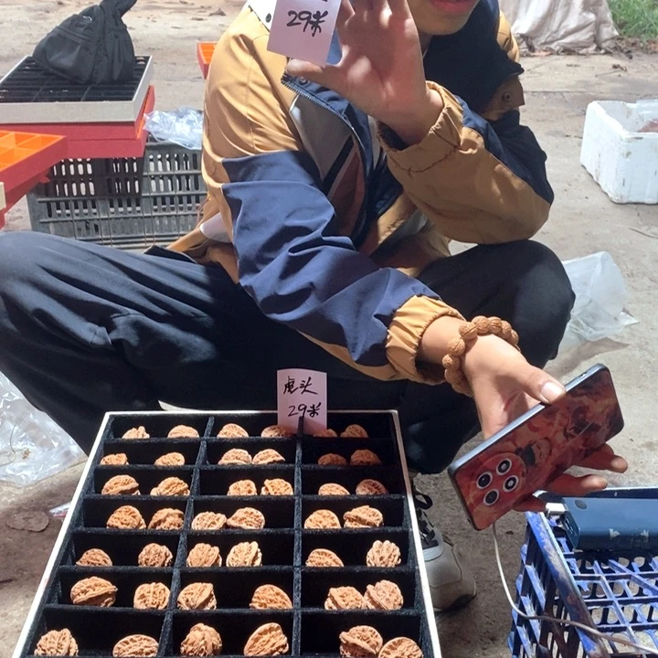 吊坠文玩核桃麦穗虎头