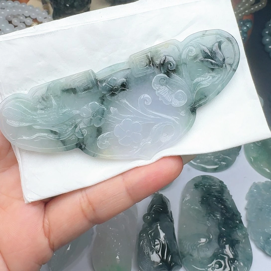 翡翠颈饰未镶嵌翡翠