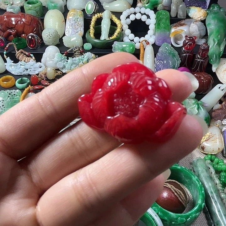 翡翠未镶嵌颈饰翡翠未镶嵌颈饰