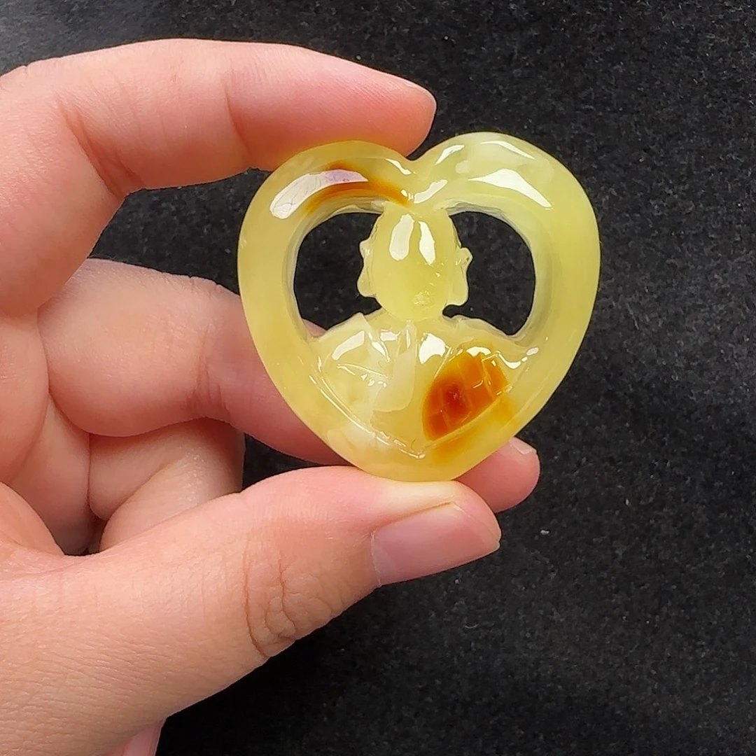 蜜蜡未镶嵌珠宝奇石