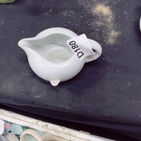 暮***白陶瓷制品瑕疵处理