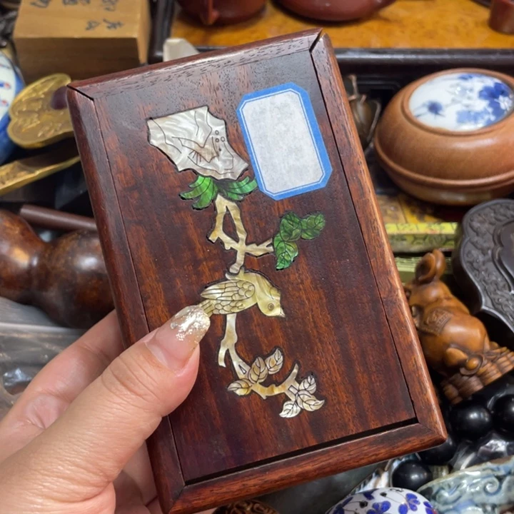 花梨木类端景台陶瓷艺术艺术中心的