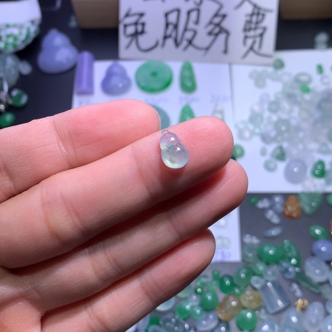 翡翠颈饰未镶嵌葫芦