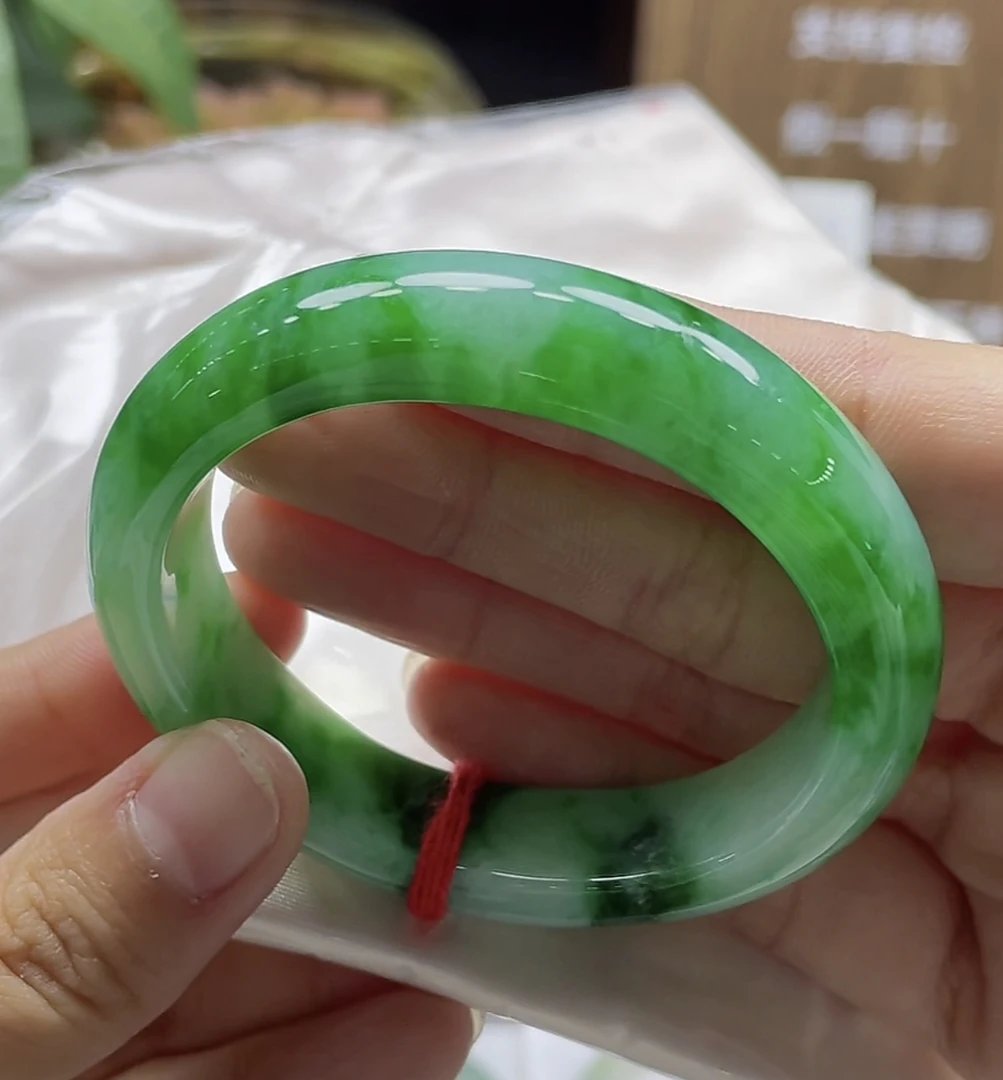 53正圈贵妃辣阳路翡翠手镯