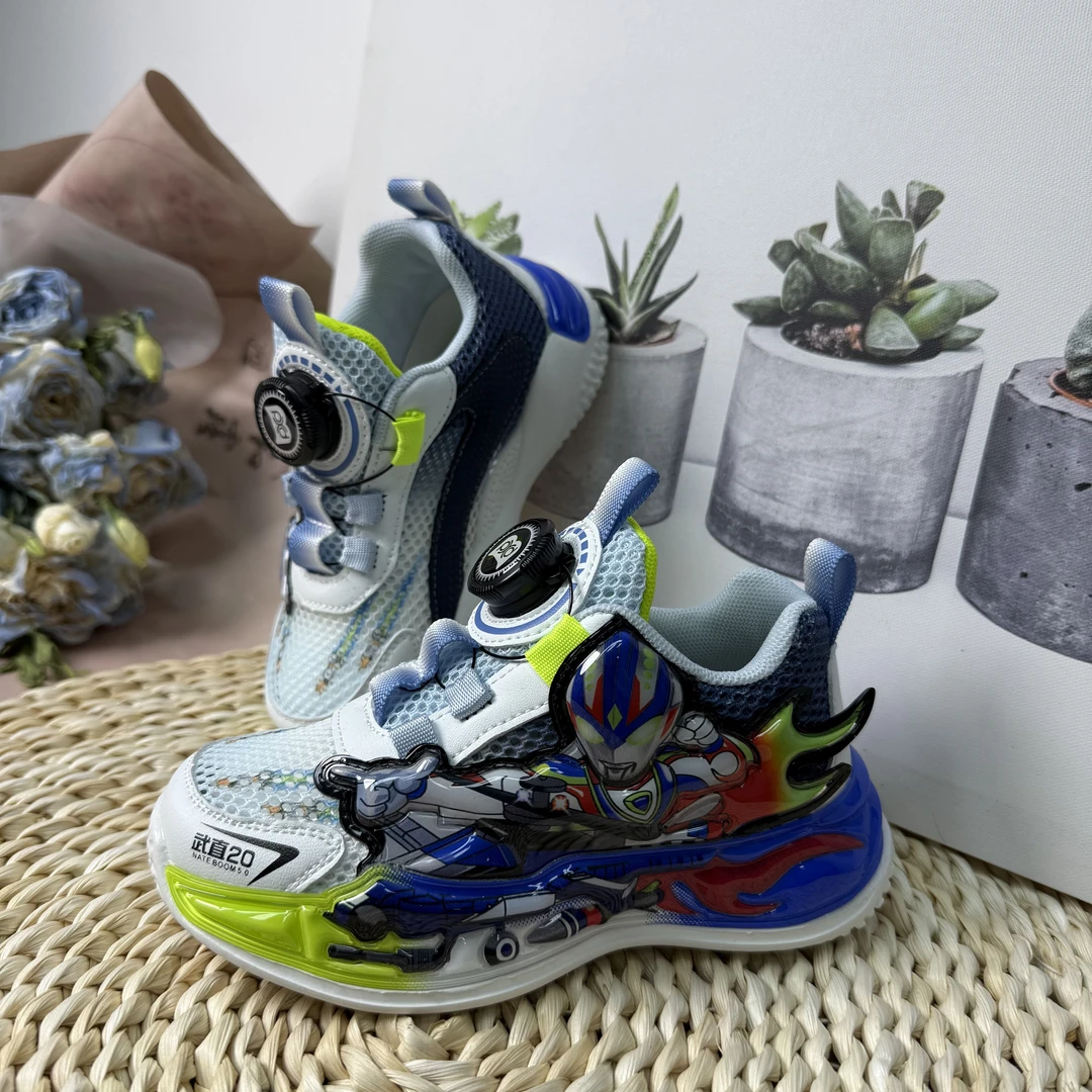 奥特曼2025新款男童网面透气带灯运动潮鞋软底防滑