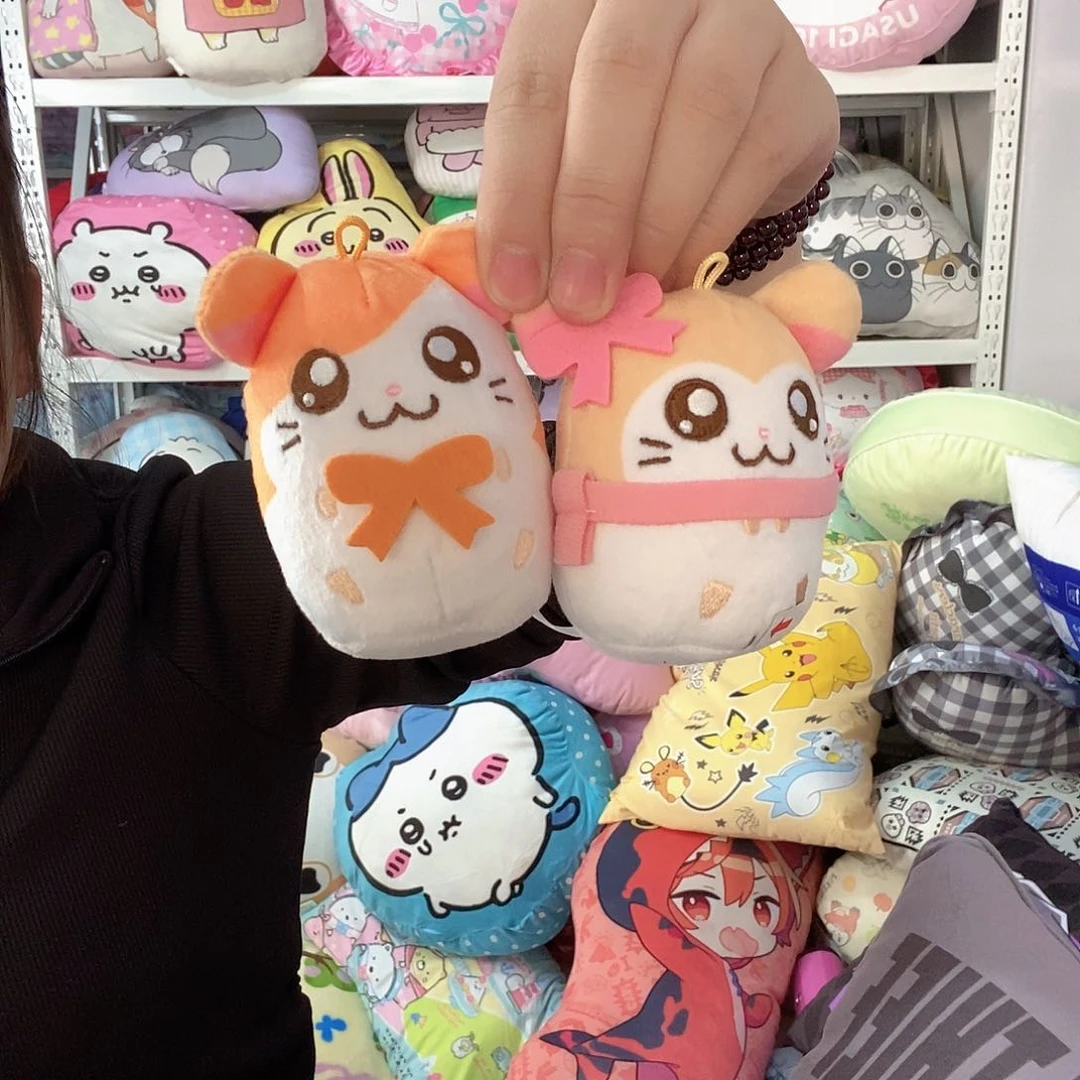 2个瑕疵 玩偶。