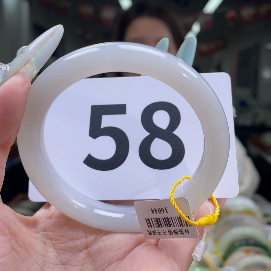 和田玉手镯未镶嵌微瑕