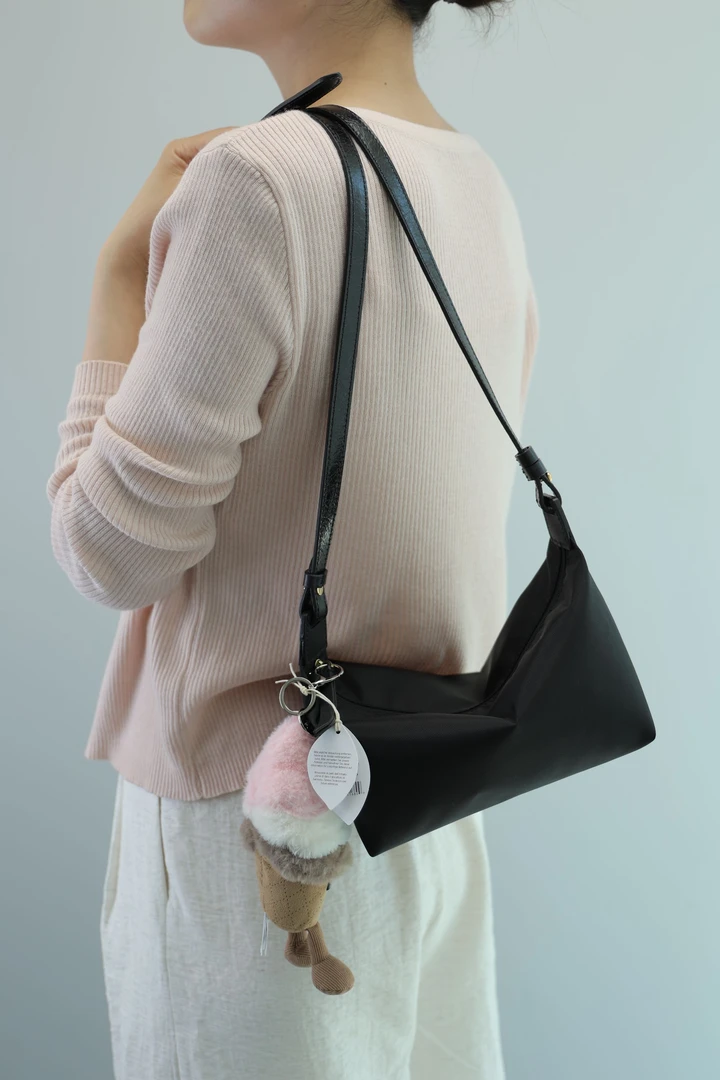 【DONGNARL】新款女士单肩斜挎秋千吊床包小号饭盒包时尚简约百搭