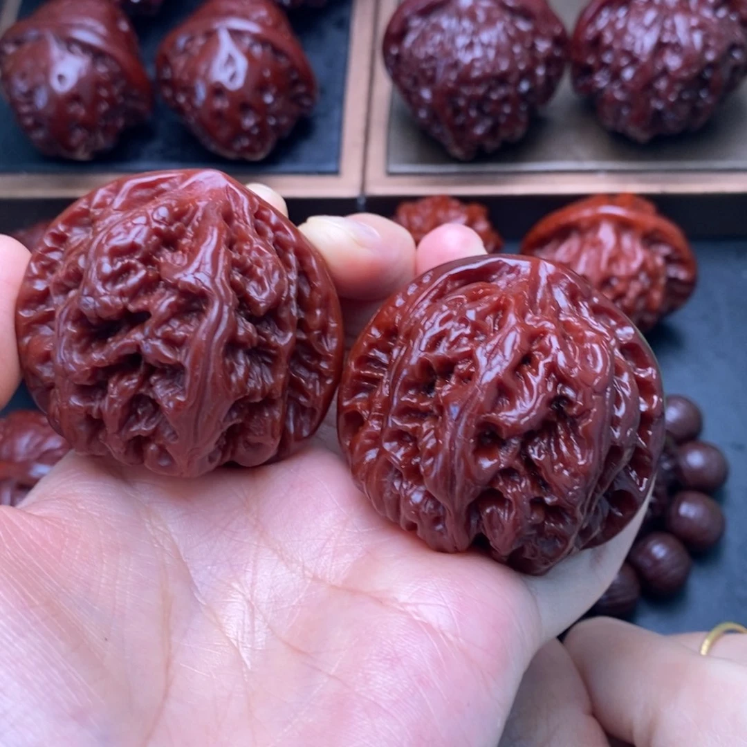 文玩核桃吊坠大粗筋瑕疵