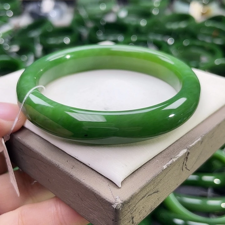 未镶嵌手镯和田玉（碧玉）