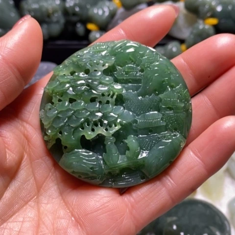 颈饰未镶嵌和田玉（糖玉）