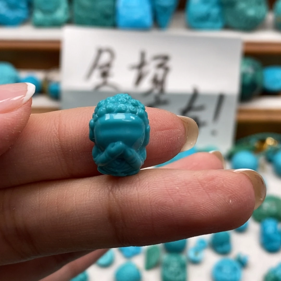 小***泽未镶嵌绿松石颈饰
