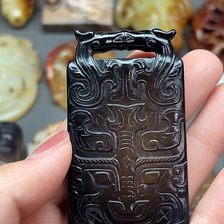 用***9和田玉未镶嵌颈饰