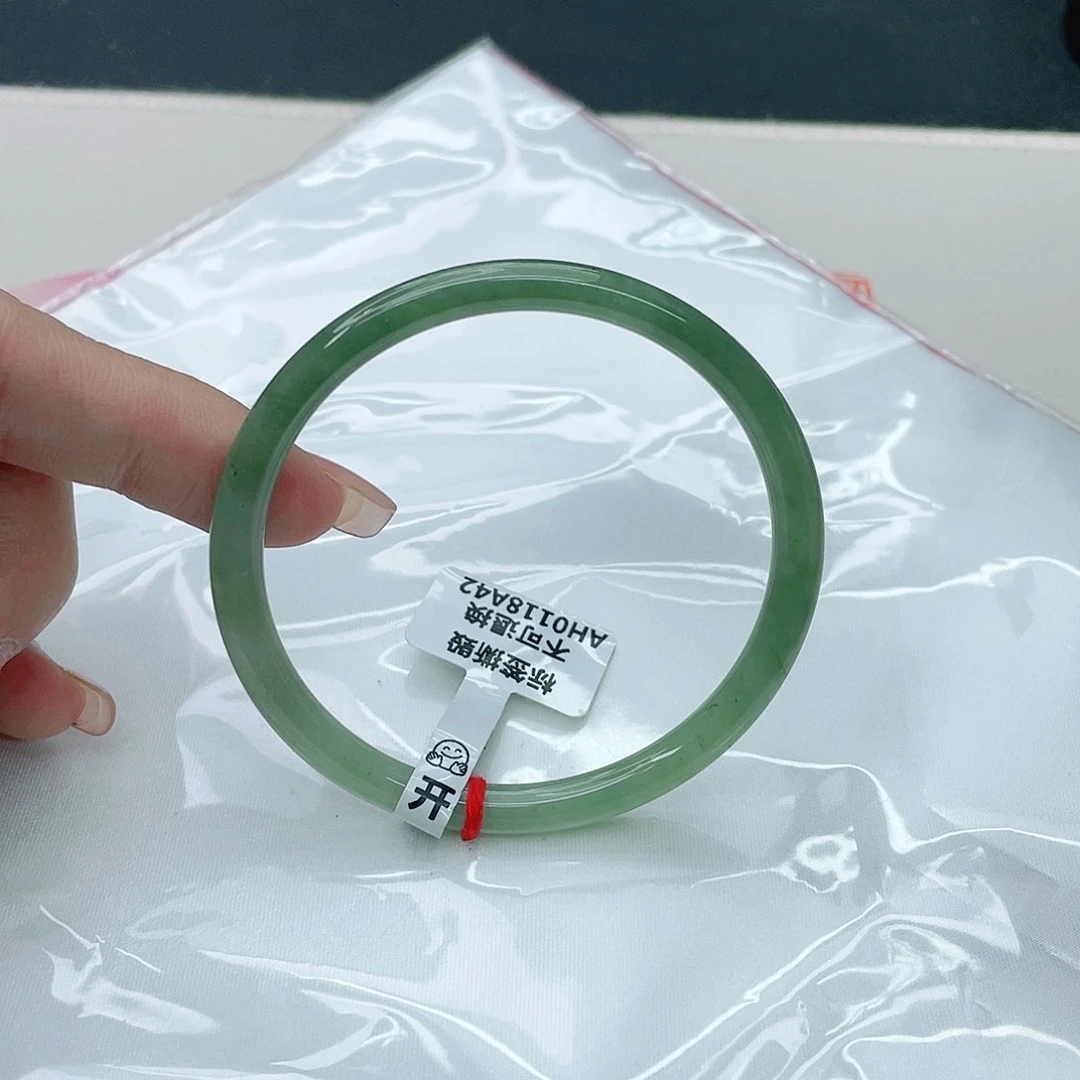 翡翠手镯未镶嵌正56